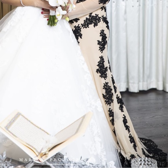 BLACK NUDE GOWN WITH A LITTLE TRAIN - Picture 2 of 2